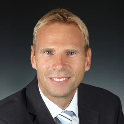 Portrait von Dirk Schlüter